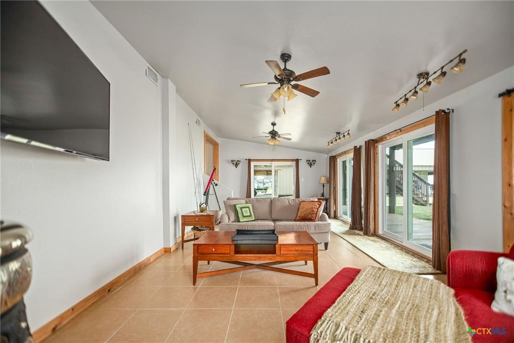 1067 County Road 307 N Property Photo 30