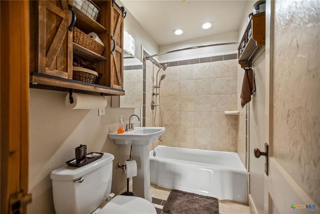 1067 County Road 307 N Property Photo 31