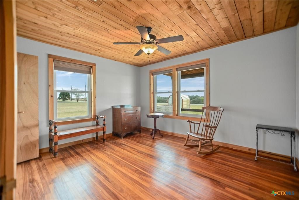1067 County Road 307 N Property Photo 32