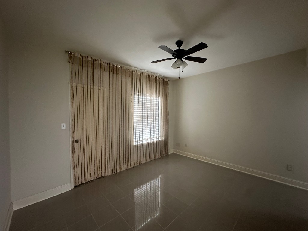 9809 Richmond Ave, Unit J-12 Property Photo 7