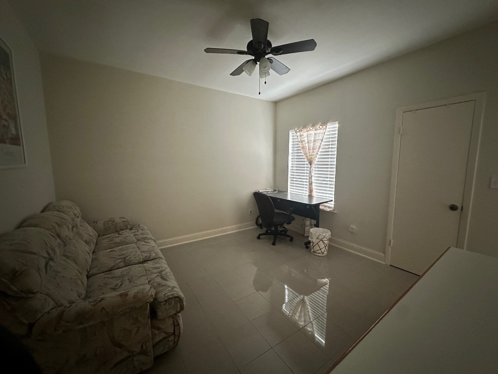 9809 Richmond Ave, Unit J-12 Property Photo 11