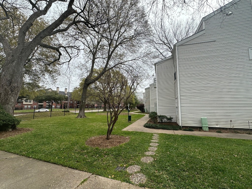 9809 Richmond Ave, Unit J-12 Property Photo 24