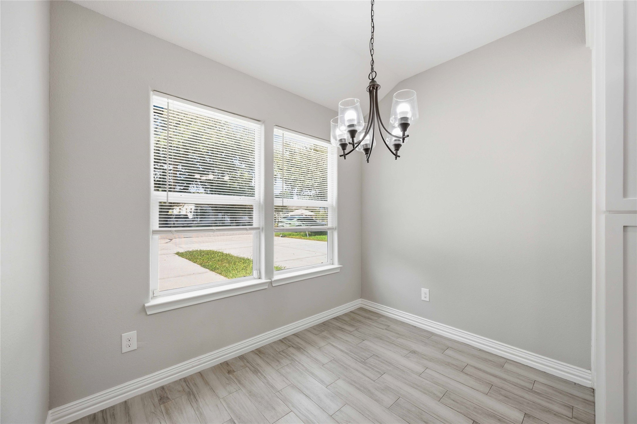 3425 Mount Pleasant Street B Property Photo 6