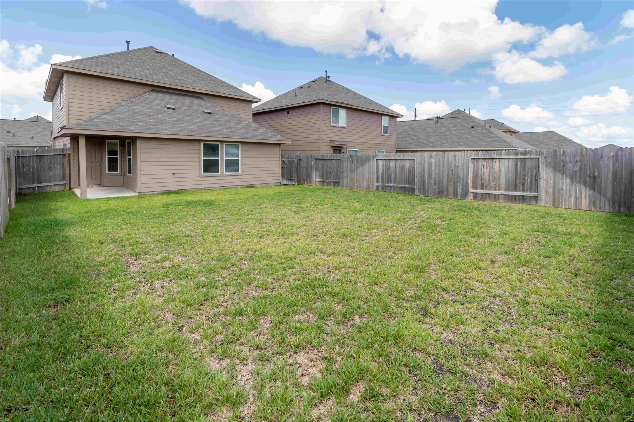 19007 Moynihan Drive Property Photo 2