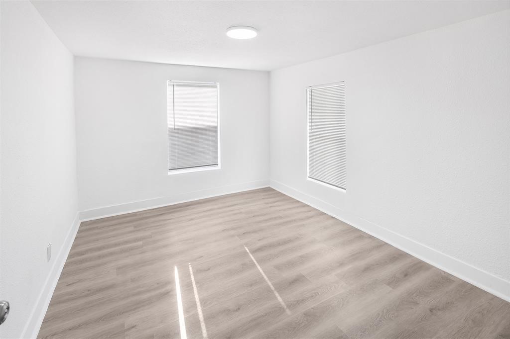1913 Benson Street 2 Property Photo 10