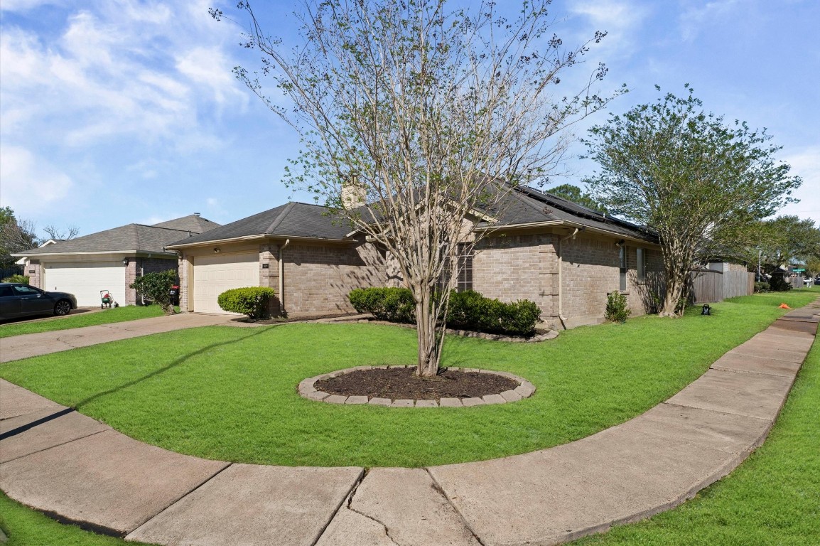 4511 Hunter Green Court Property Photo 2