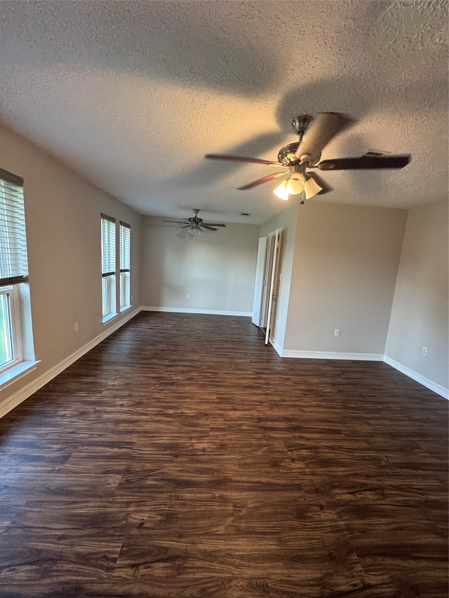 16510 Oxnard Lane Property Photo 4