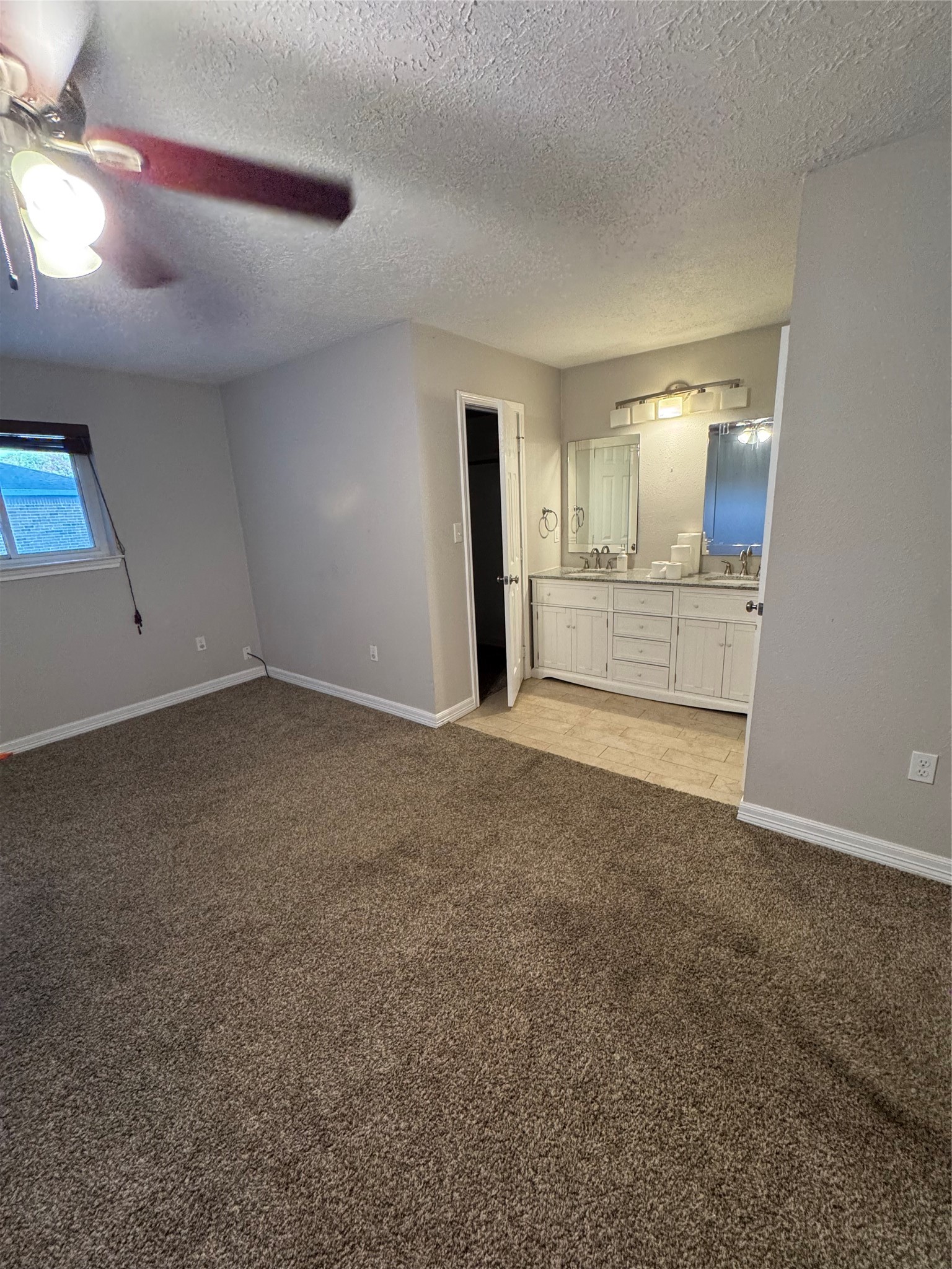 16510 Oxnard Lane Property Photo 5