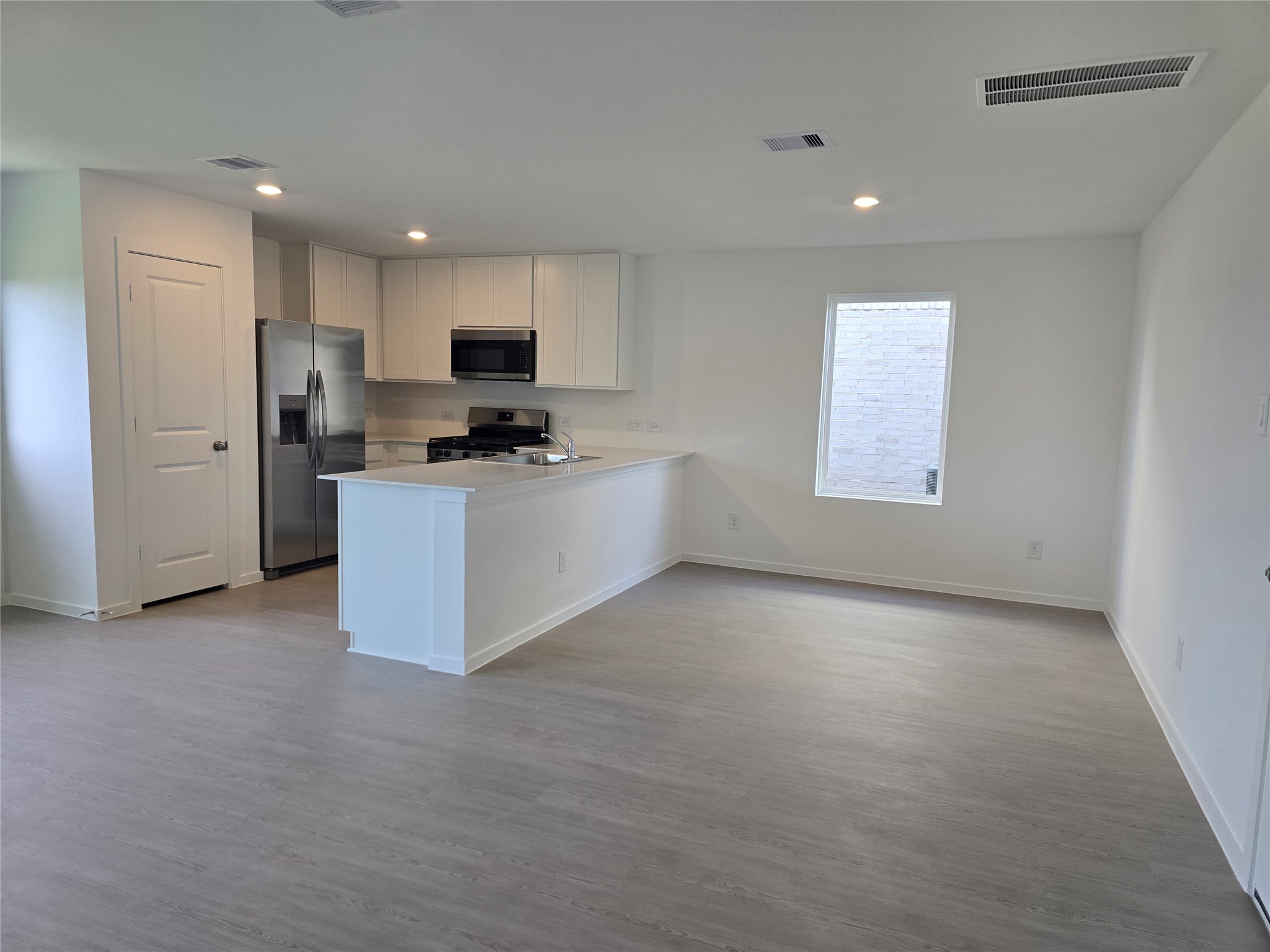 25446 Carnation Court Property Photo 6