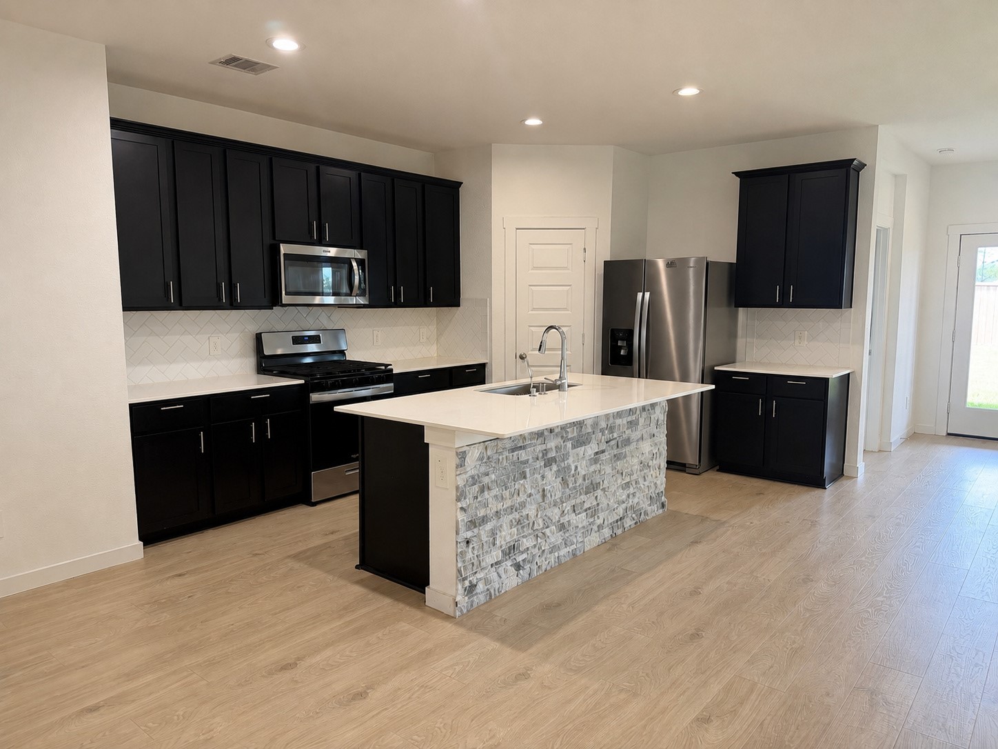 30014 Violet Sky Way Property Photo 6