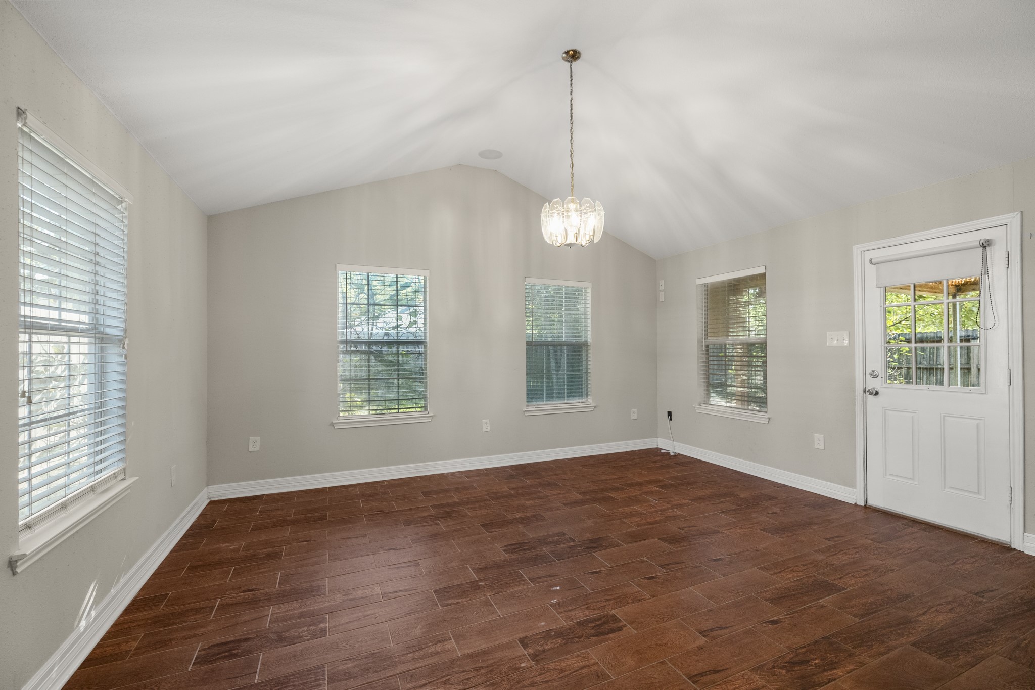23826 Lestergate Drive Property Photo 9