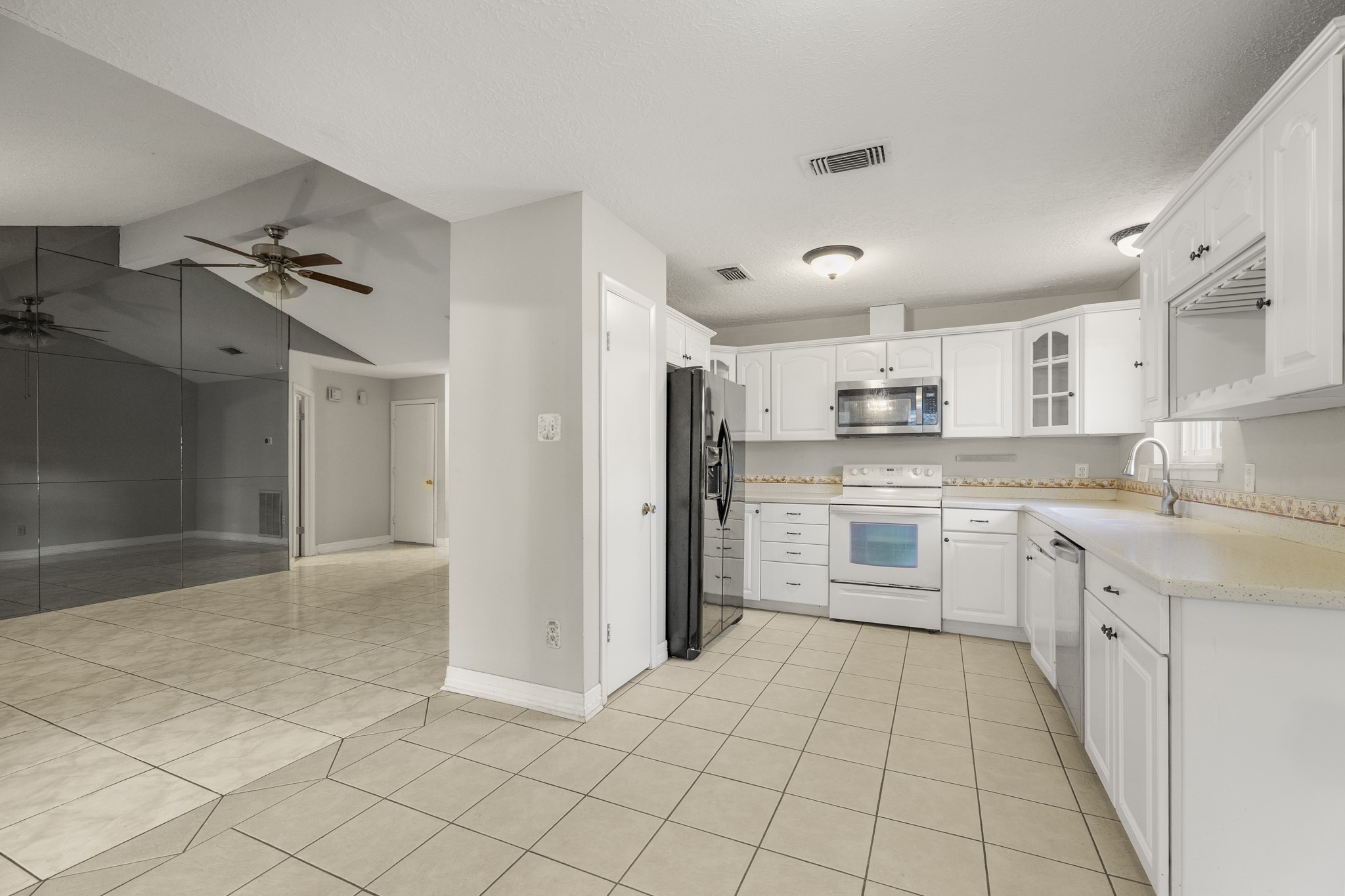 23826 Lestergate Drive Property Photo 12
