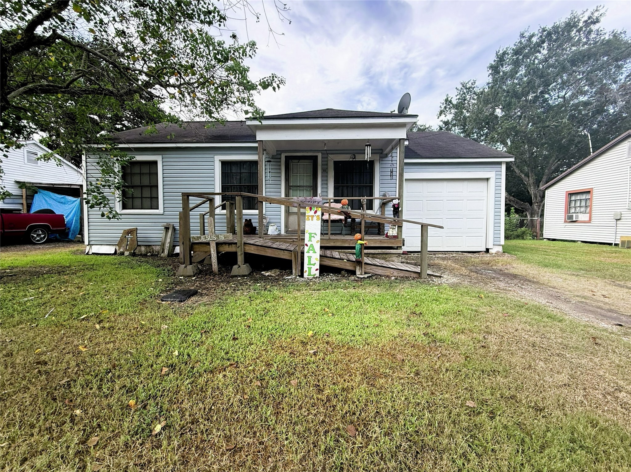 608 Hackberry Bend Property Photo 1