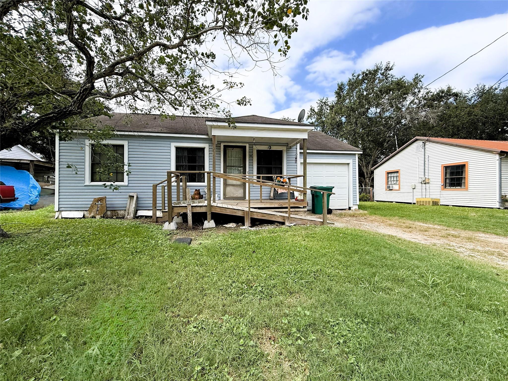 608 Hackberry Bend, Ganado Tx 77979 Property Photo 1