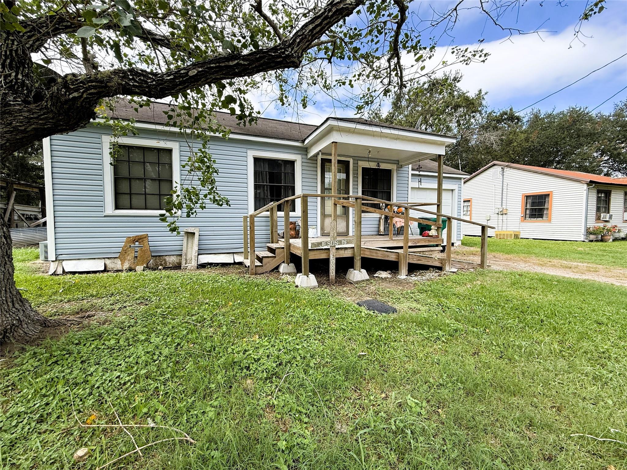 608 Hackberry Bend, Ganado Tx 77979 Property Photo 3