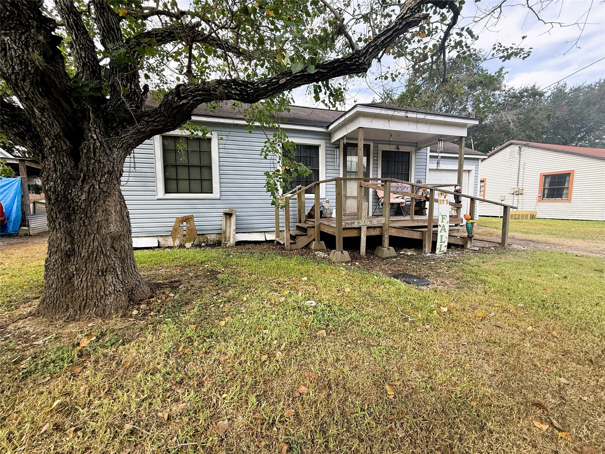 608 Hackberry Bend Property Photo 18
