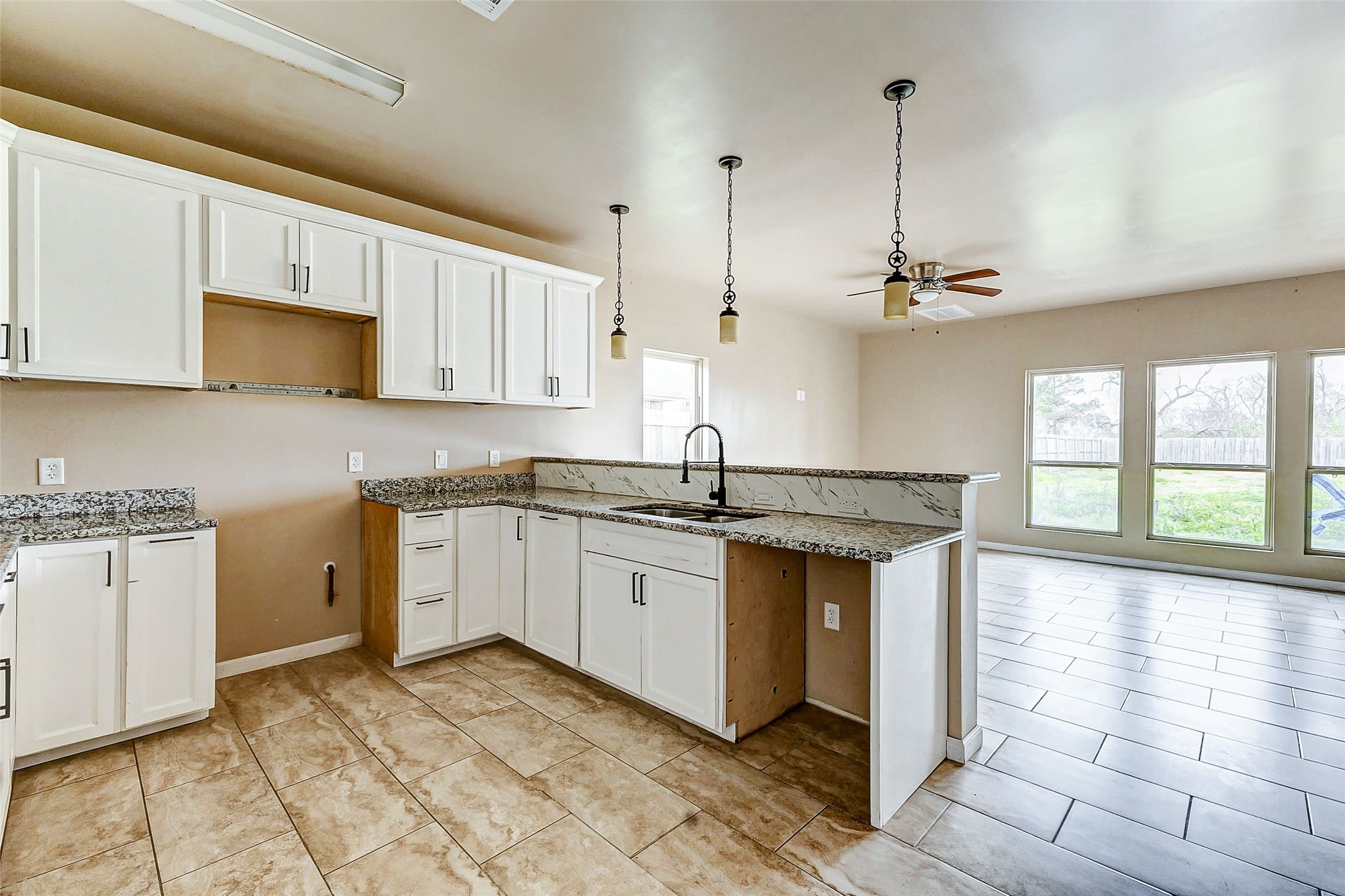 2633 Front Street Property Photo 5