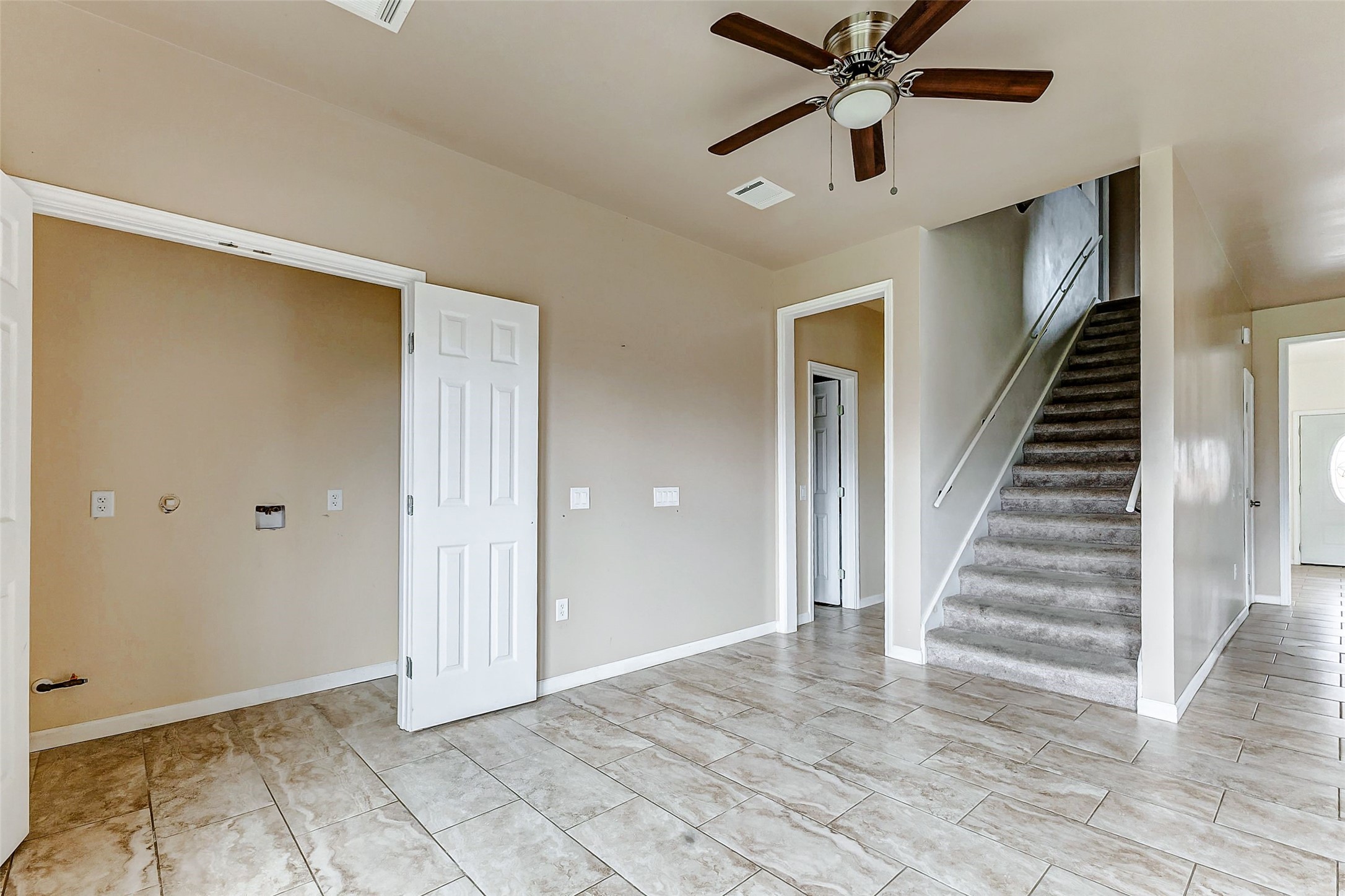 2633 Front Street Property Photo 10
