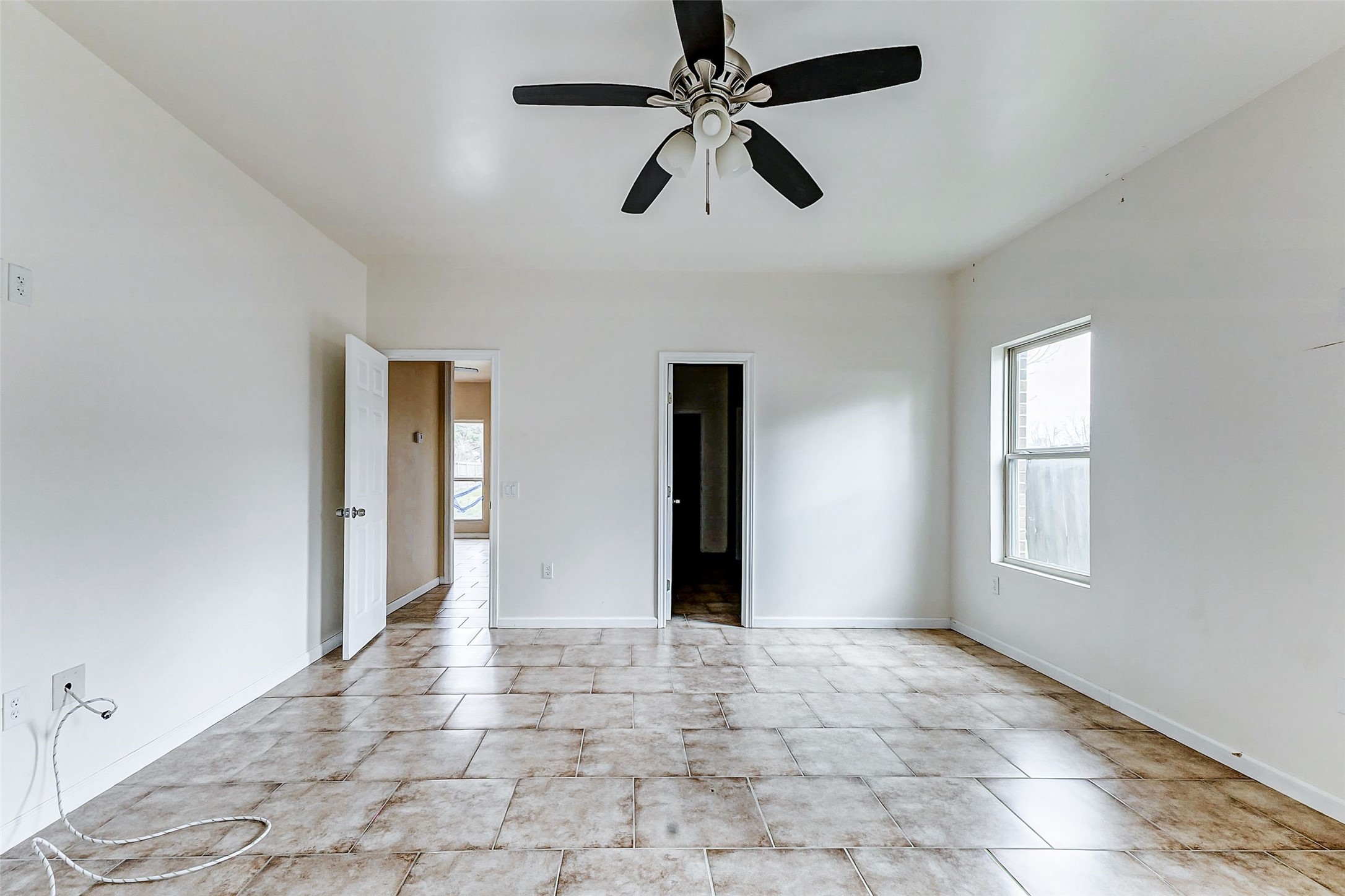 2633 Front Street Property Photo 13