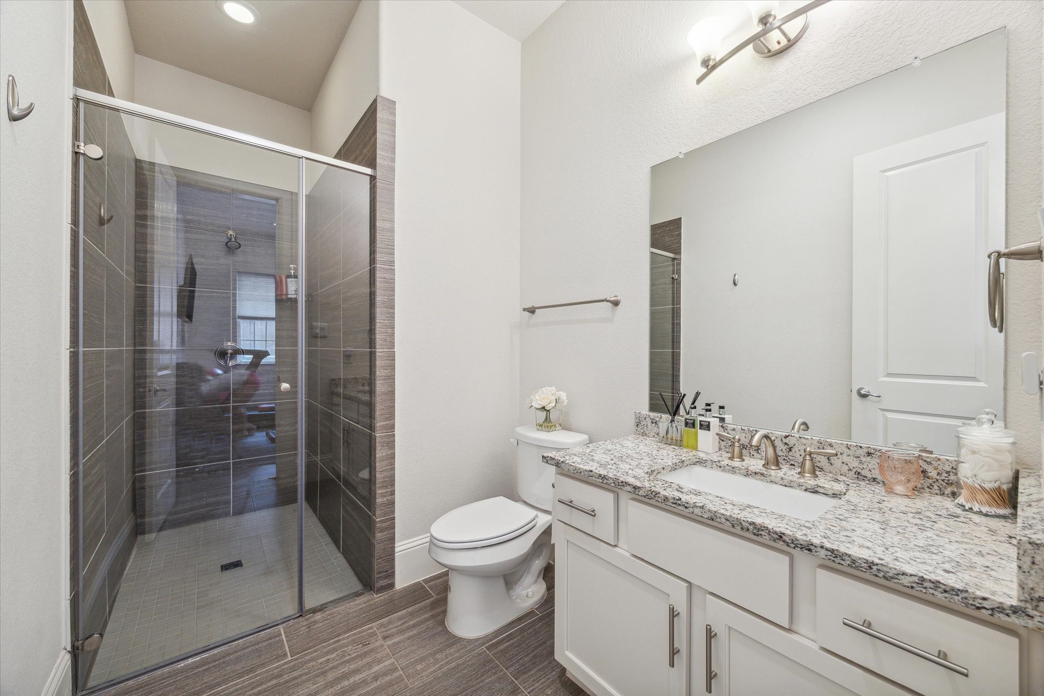 2618 Madeline Grove Drive Property Photo 20