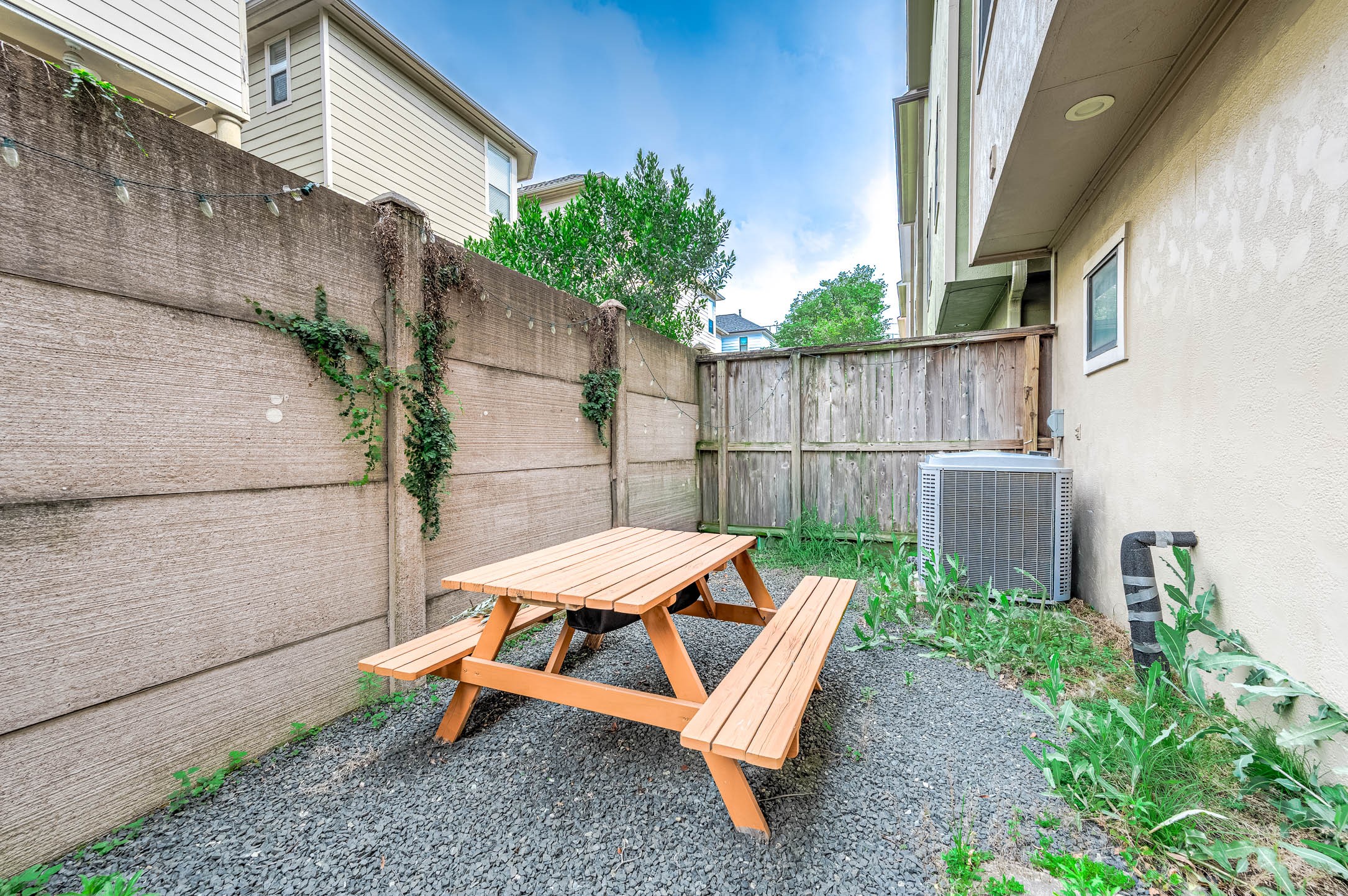 620 Westcott Street Property Photo 22