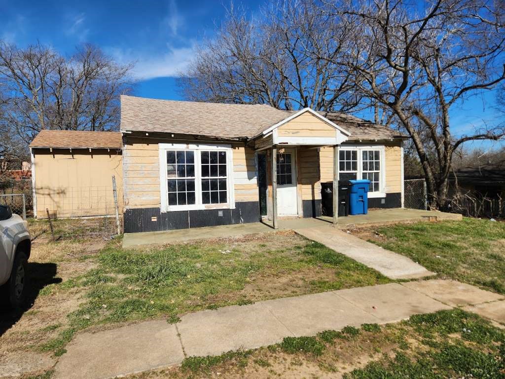 521 E Texas Street Property Photo 1