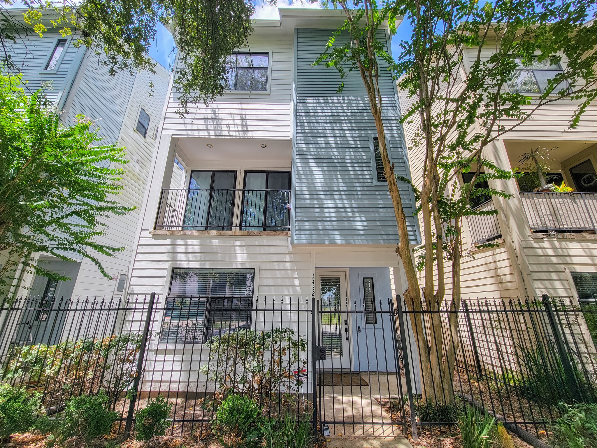 1432 Ennis Street Property Photo 2