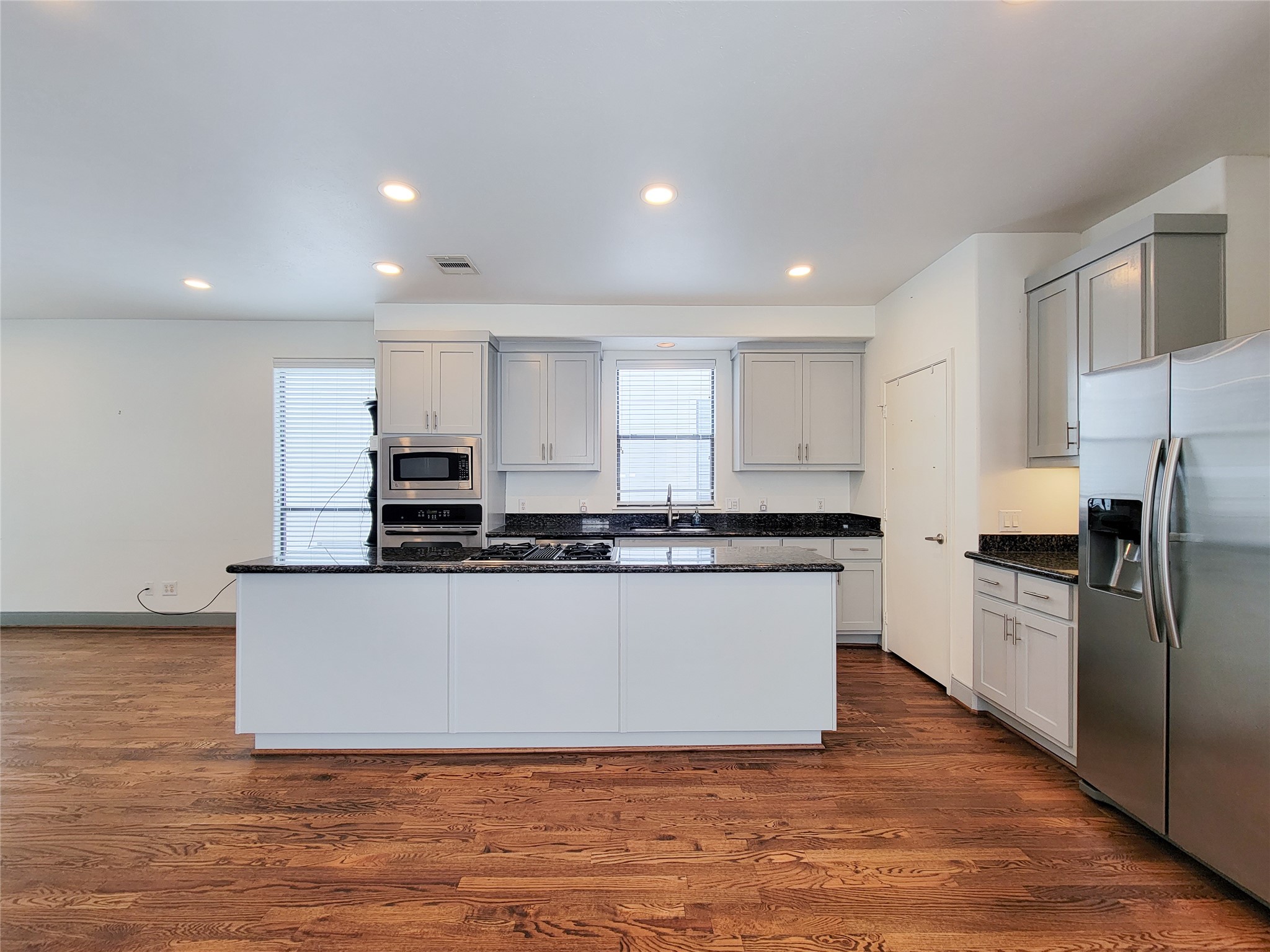 1432 Ennis Street Property Photo 3