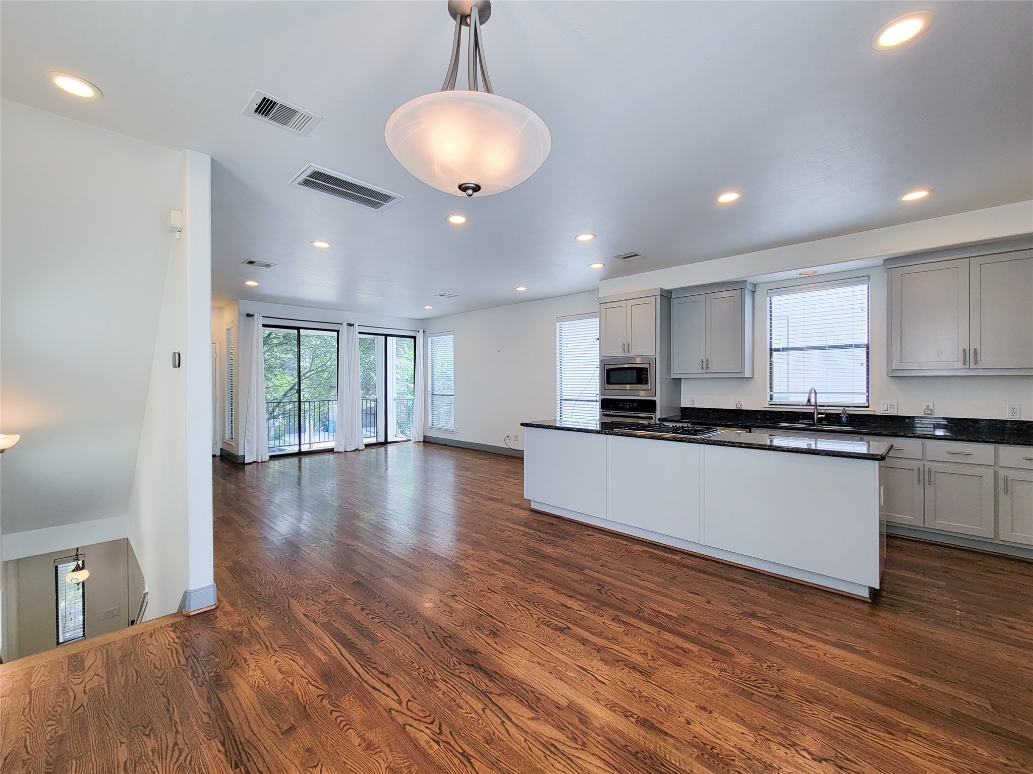 1432 Ennis Street Property Photo 5