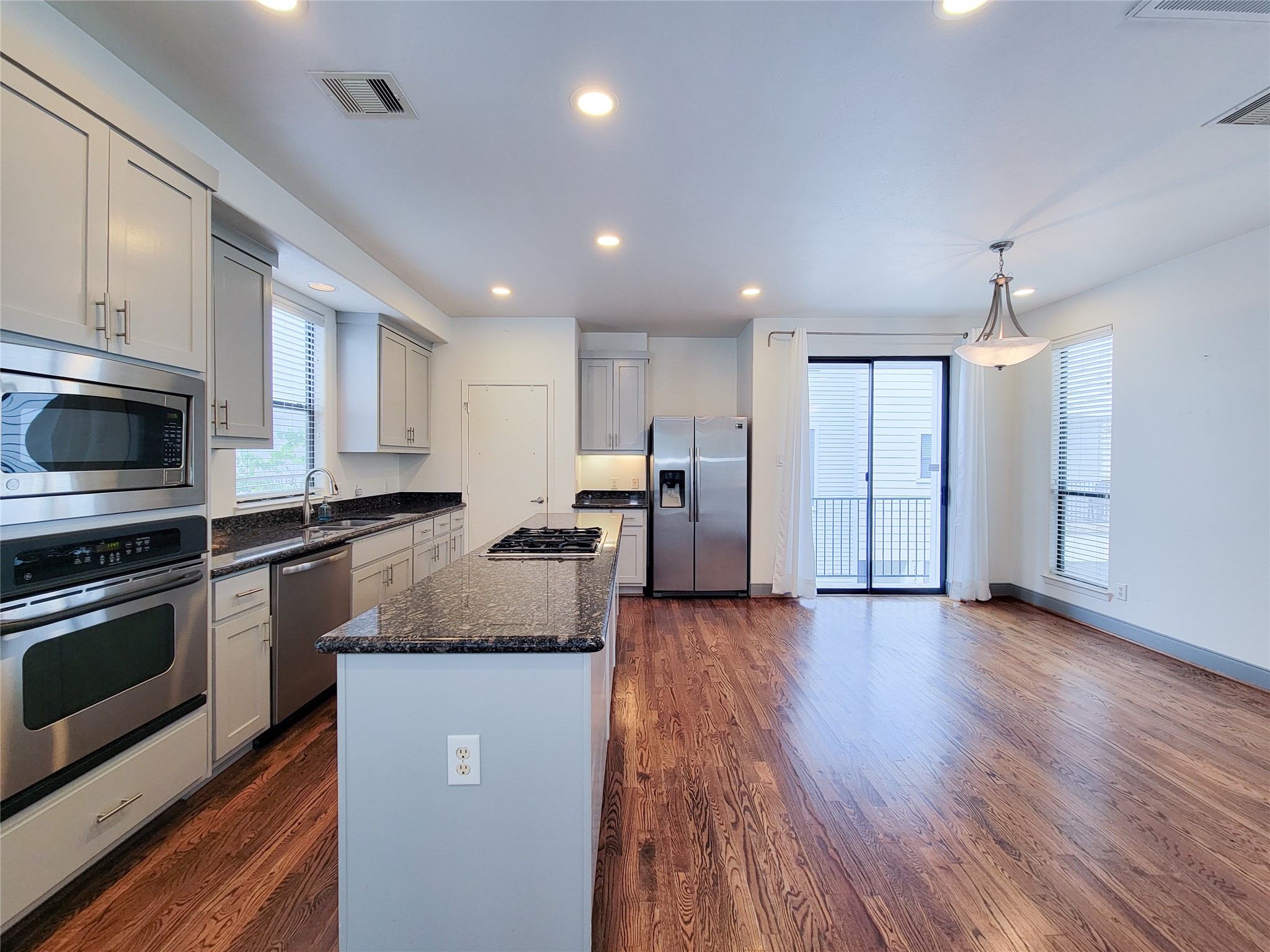 1432 Ennis Street Property Photo 9