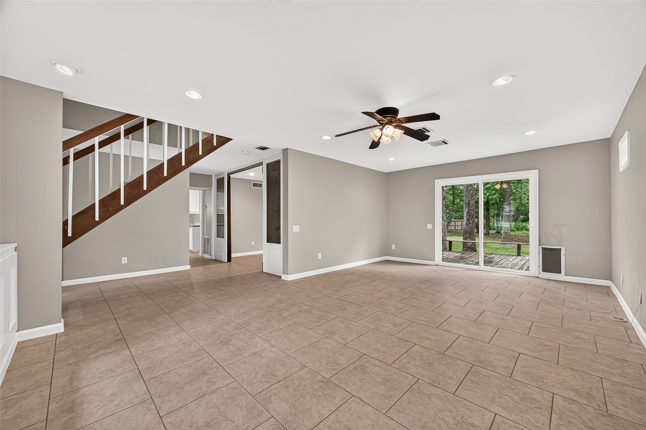 11111 Meadow Rue Street Property Photo 8