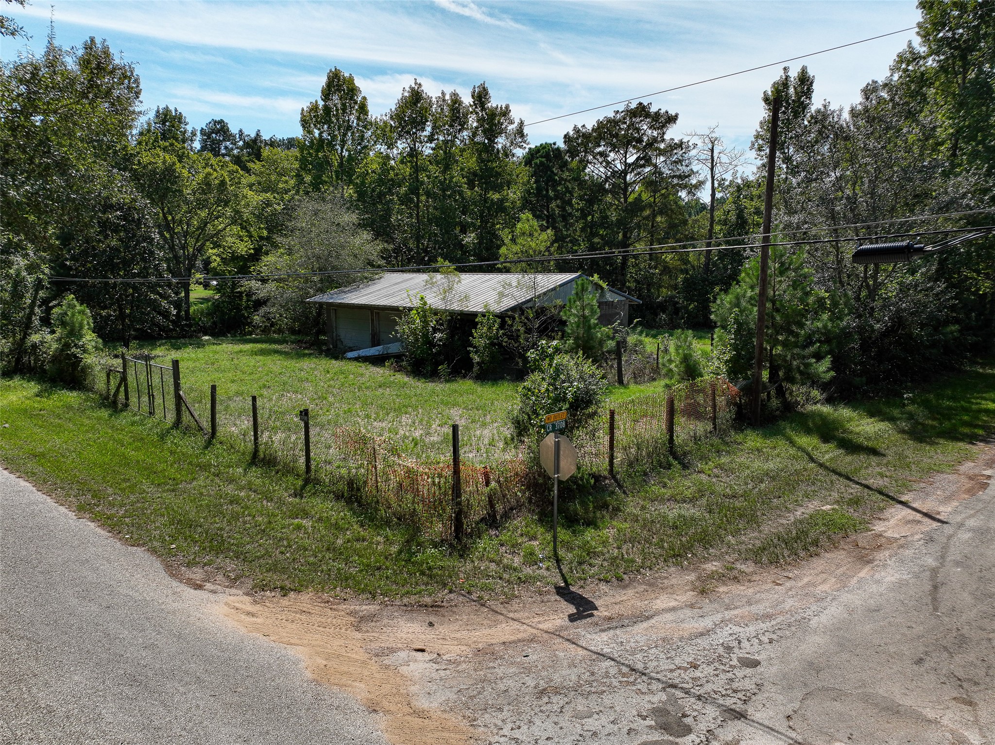 126 County Road 3707 Property Photo 14