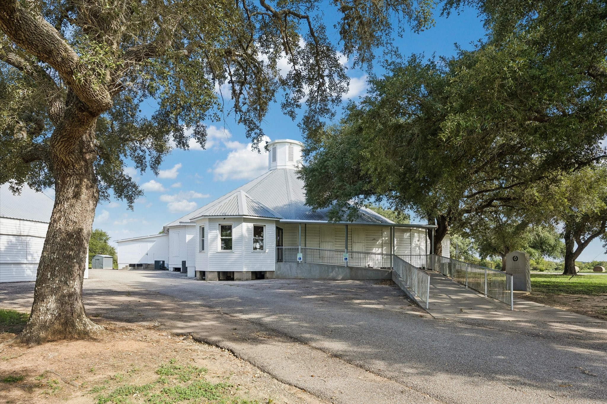 000 Frantz Road Property Photo 8