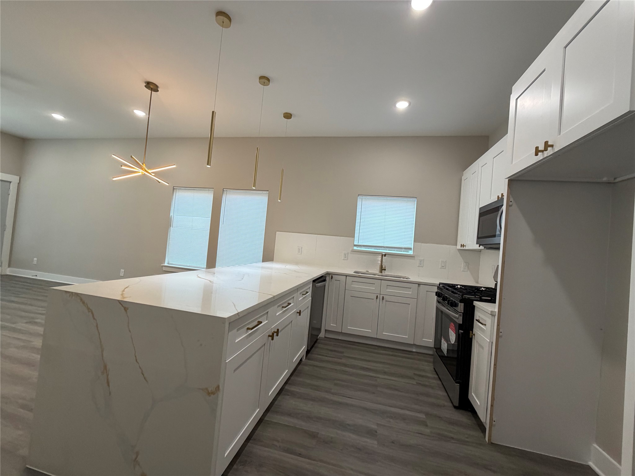 8114 Double Avenue A Property Photo 3