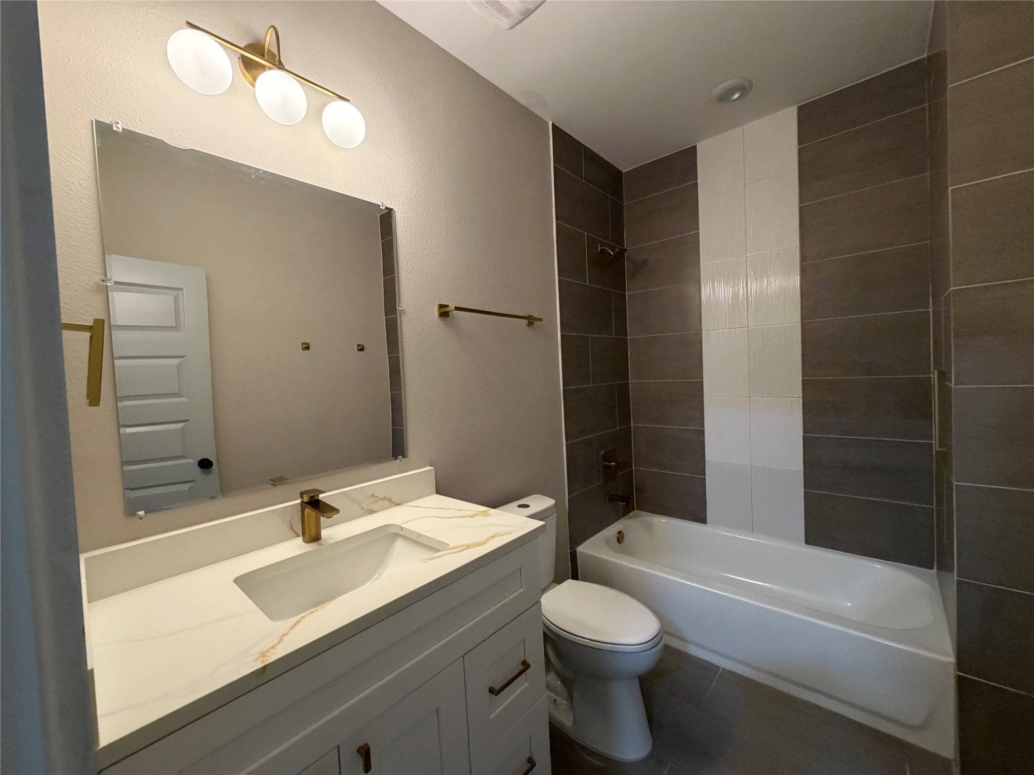 8114 Double Avenue A Property Photo 6
