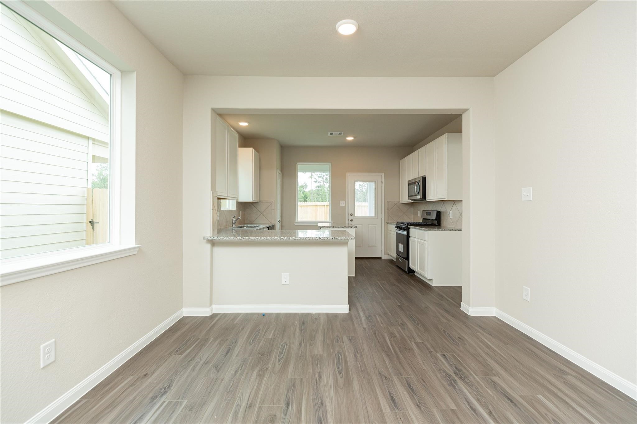 2906 Briggs Drive Property Photo 4