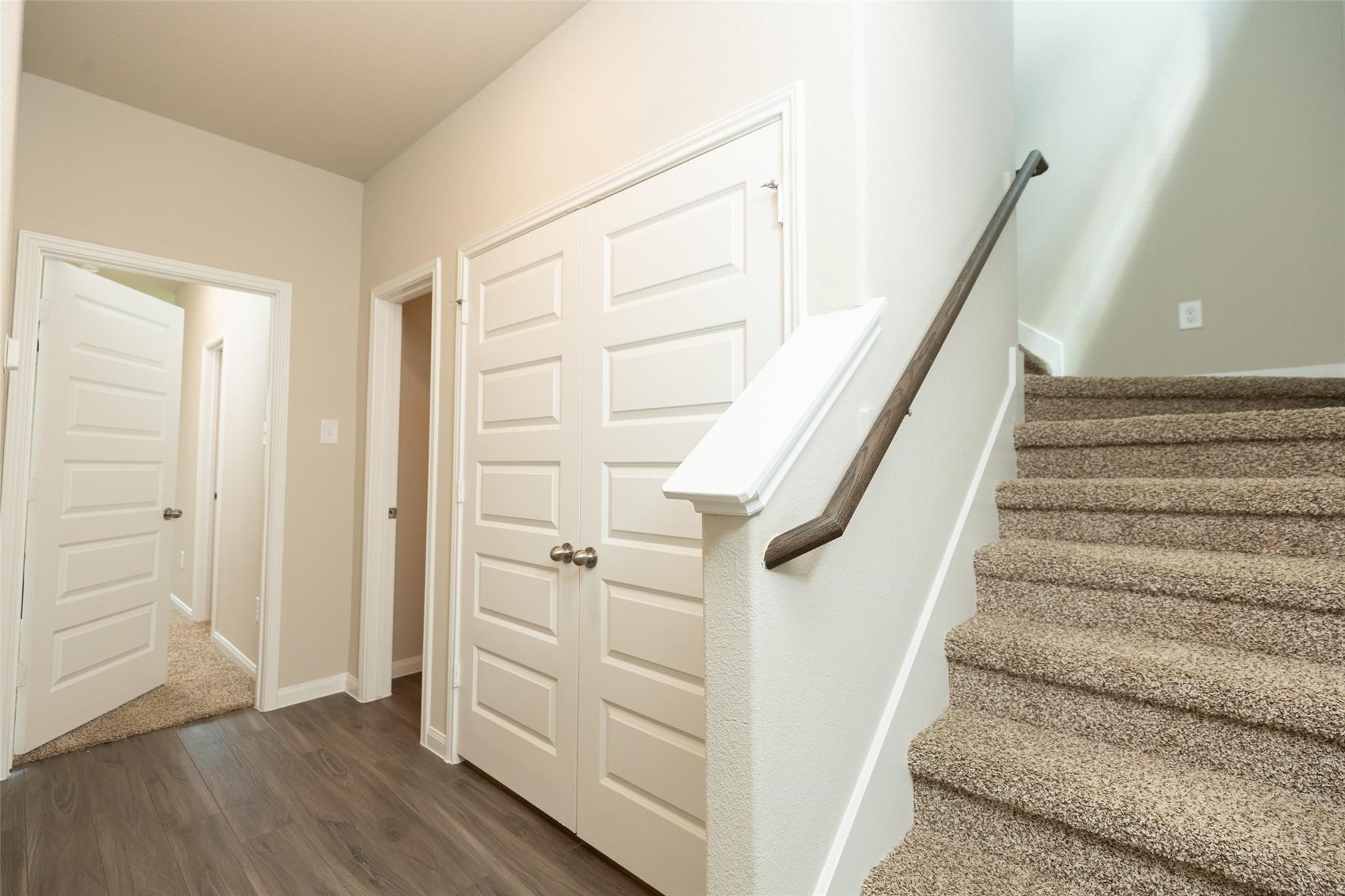 2906 Briggs Drive Property Photo 6