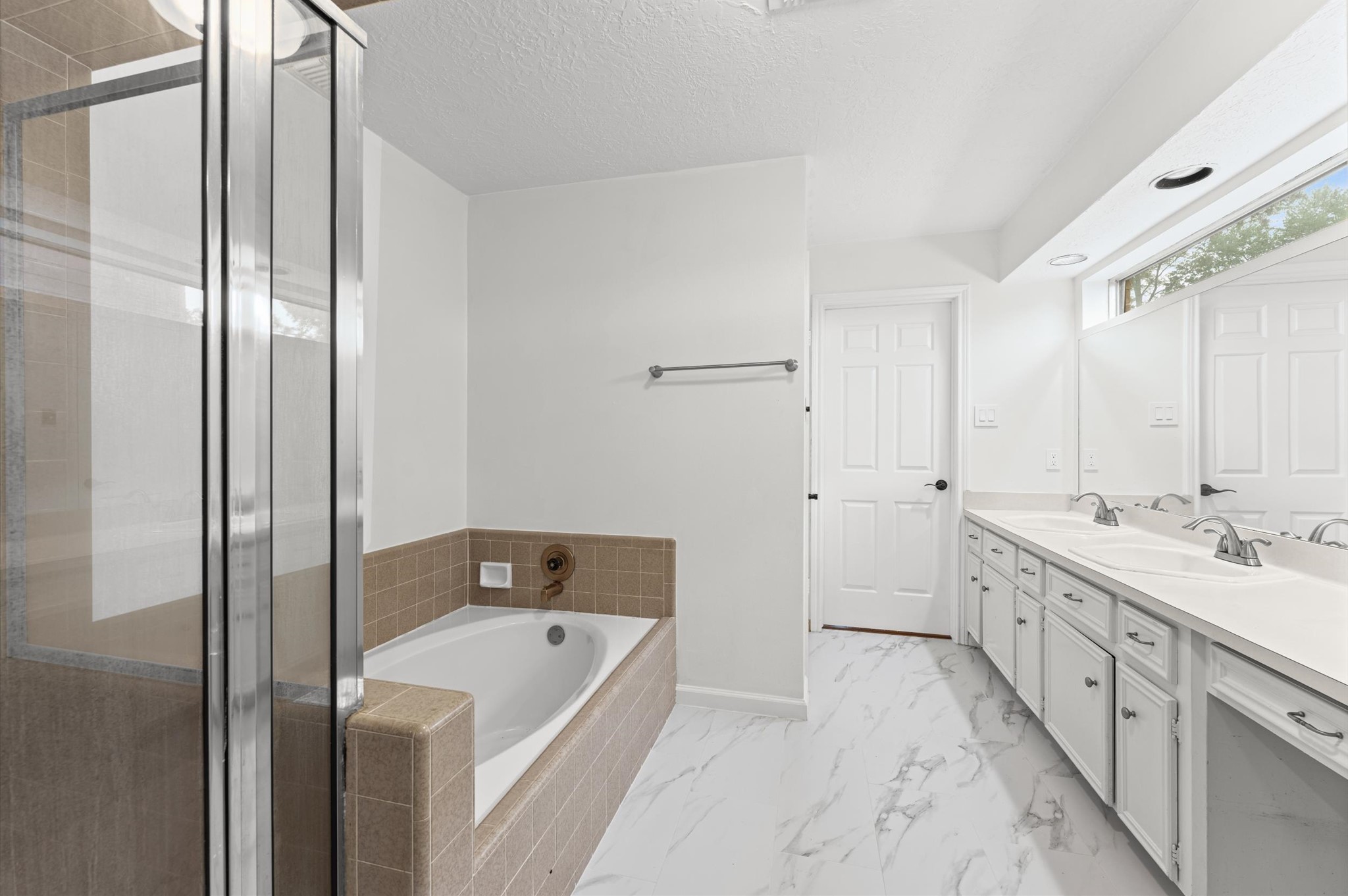 110 Shadow Wood Drive Property Photo 13