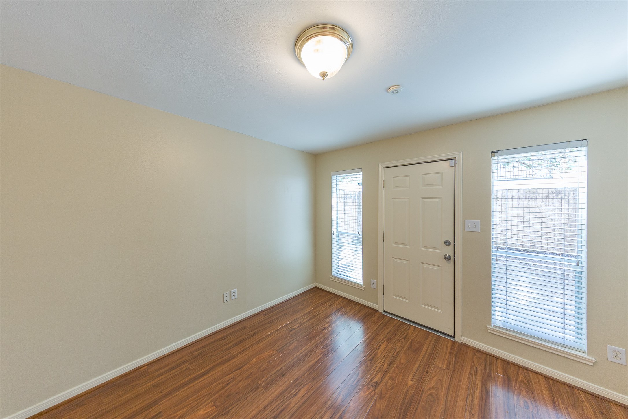 4811 Austin Street B Property Photo 5