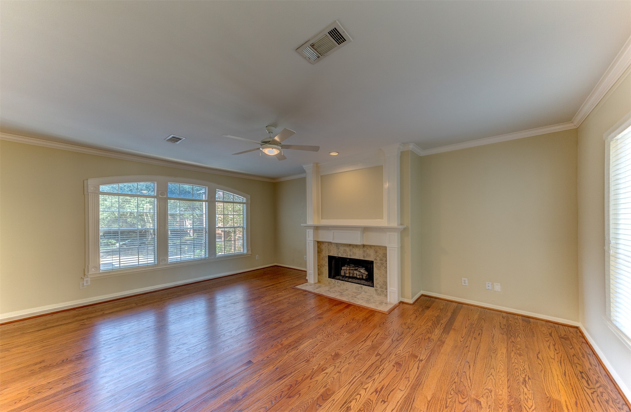 4811 Austin Street B Property Photo 11