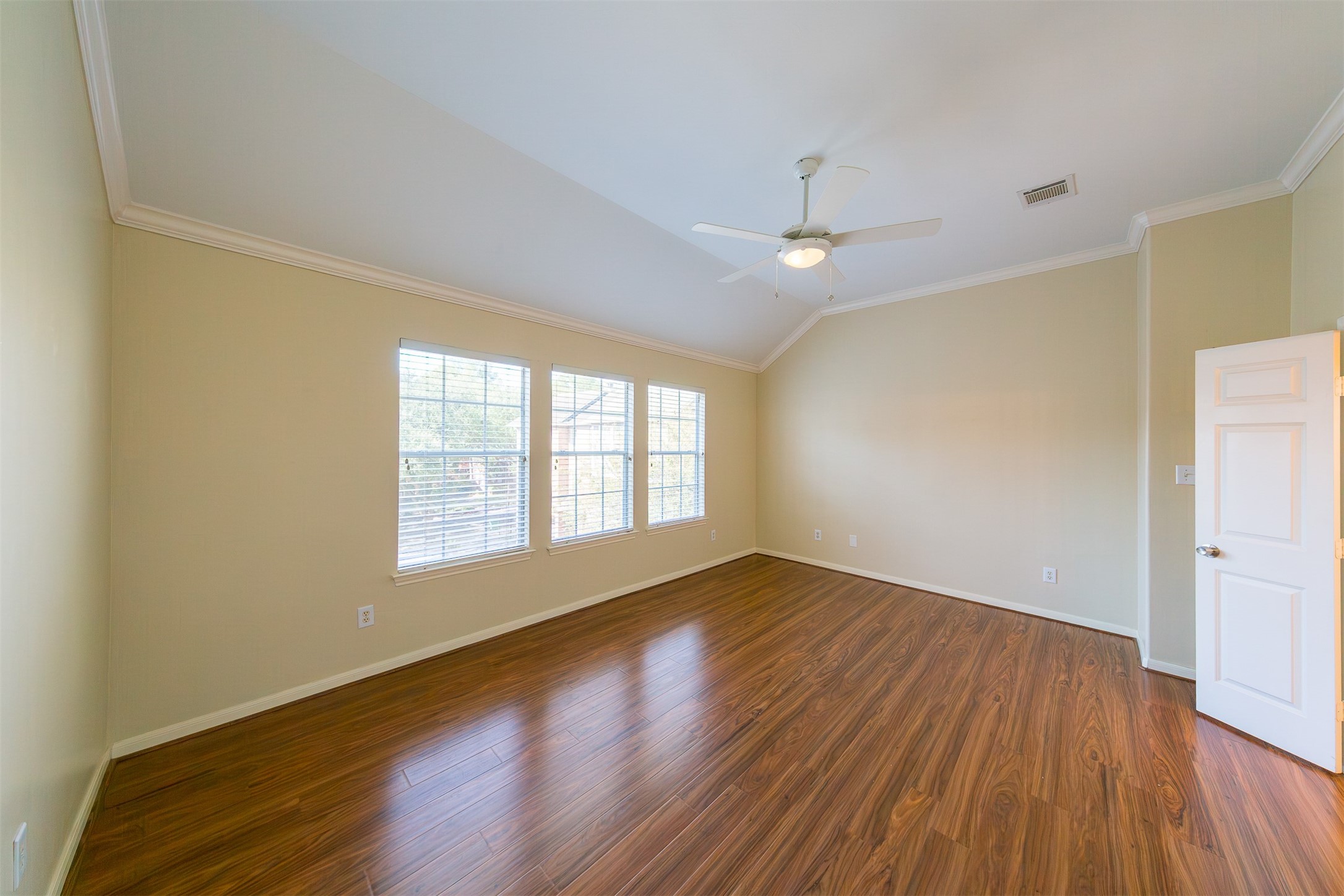 4811 Austin Street B Property Photo 17