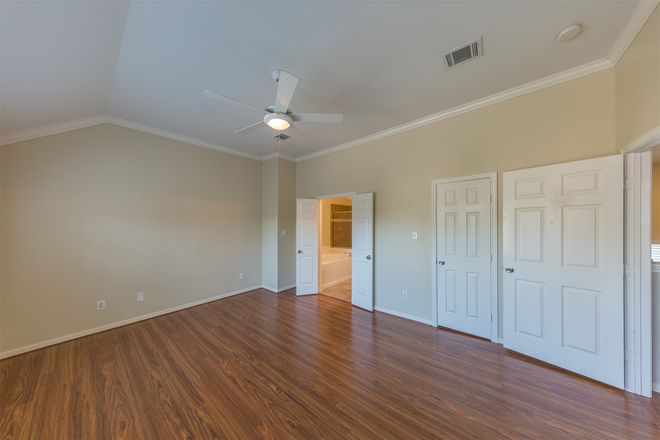 4811 Austin Street B Property Photo 18