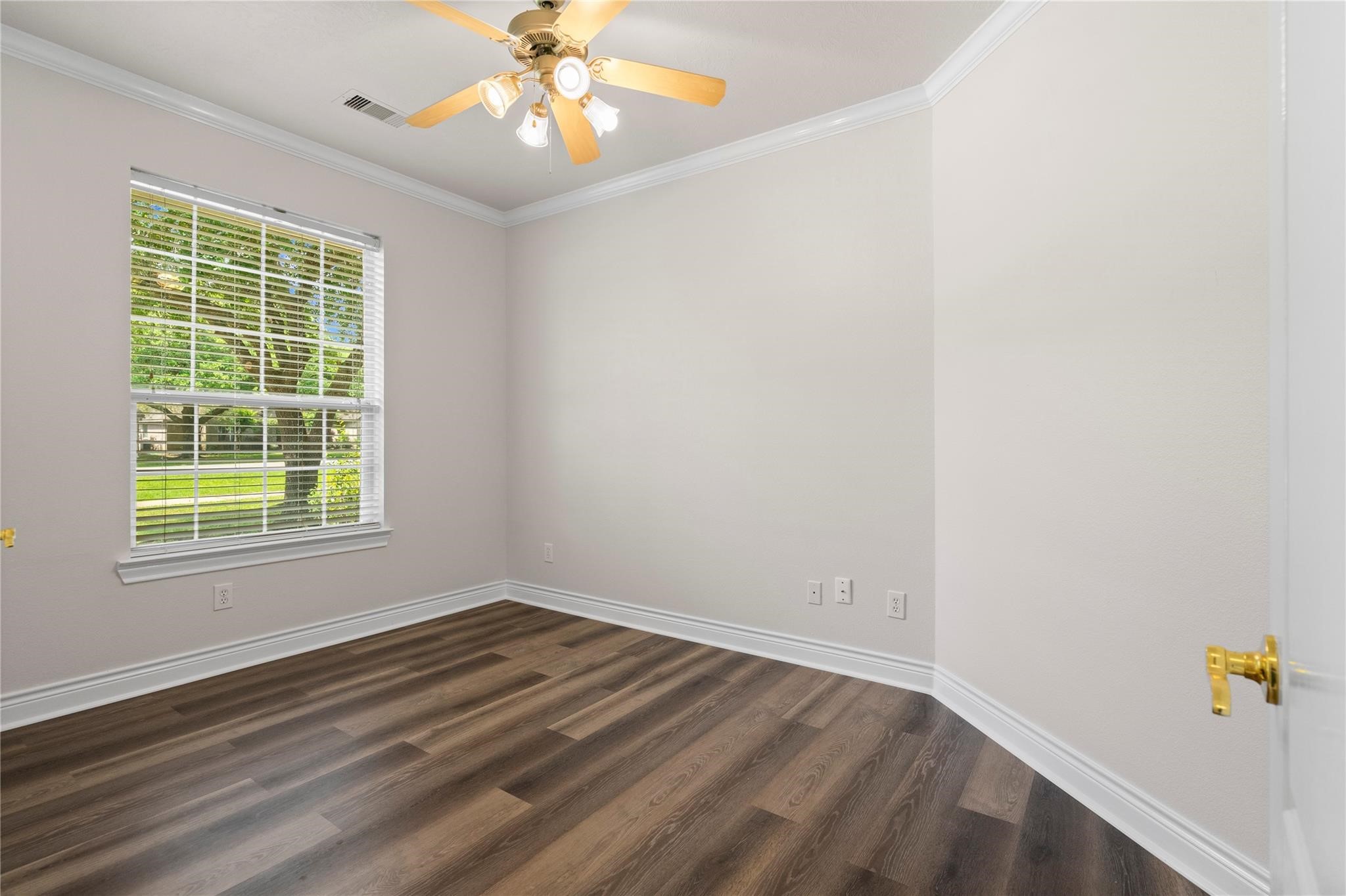 12222 Walden Road Property Photo 5