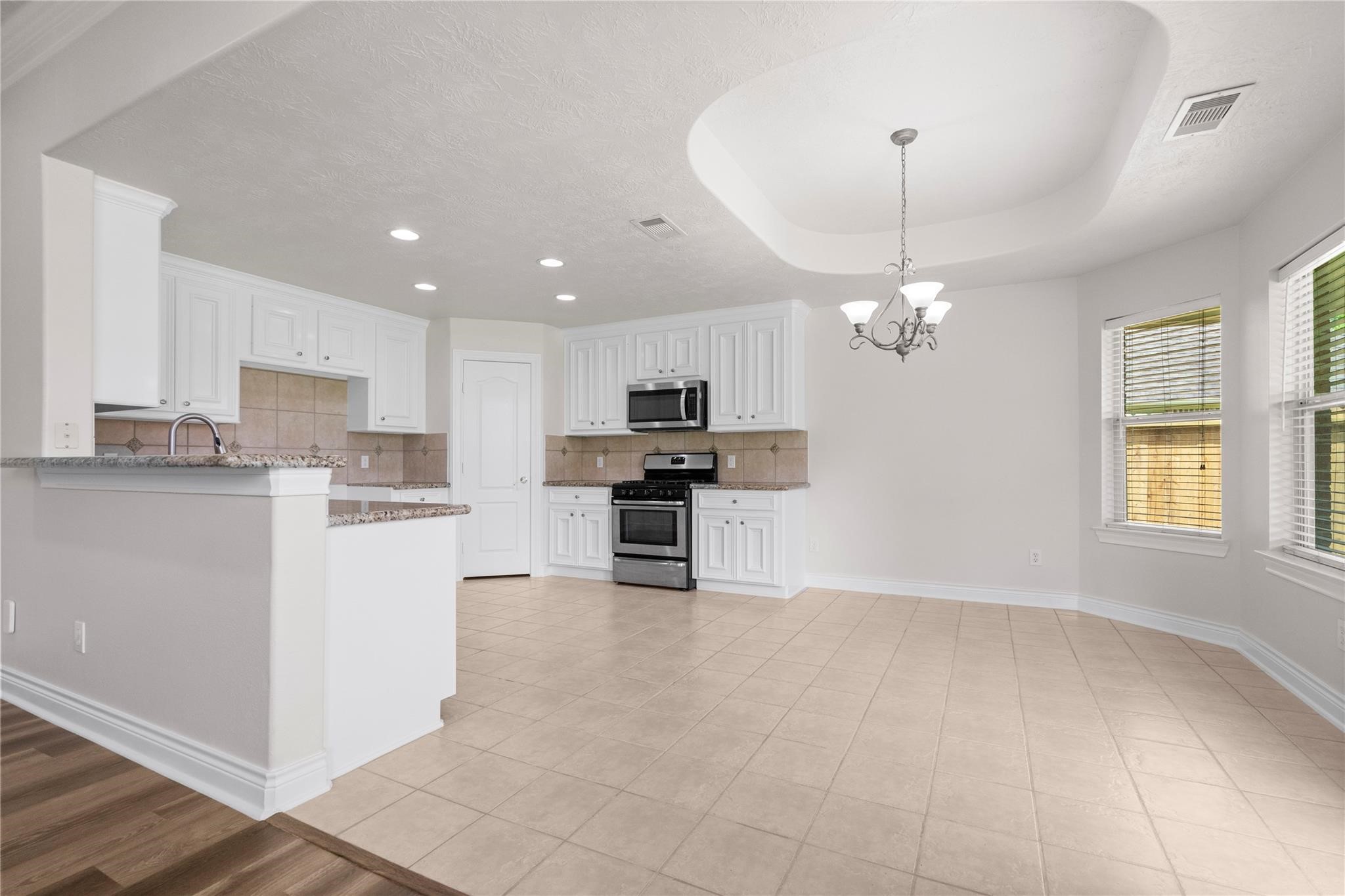 12222 Walden Road Property Photo 15