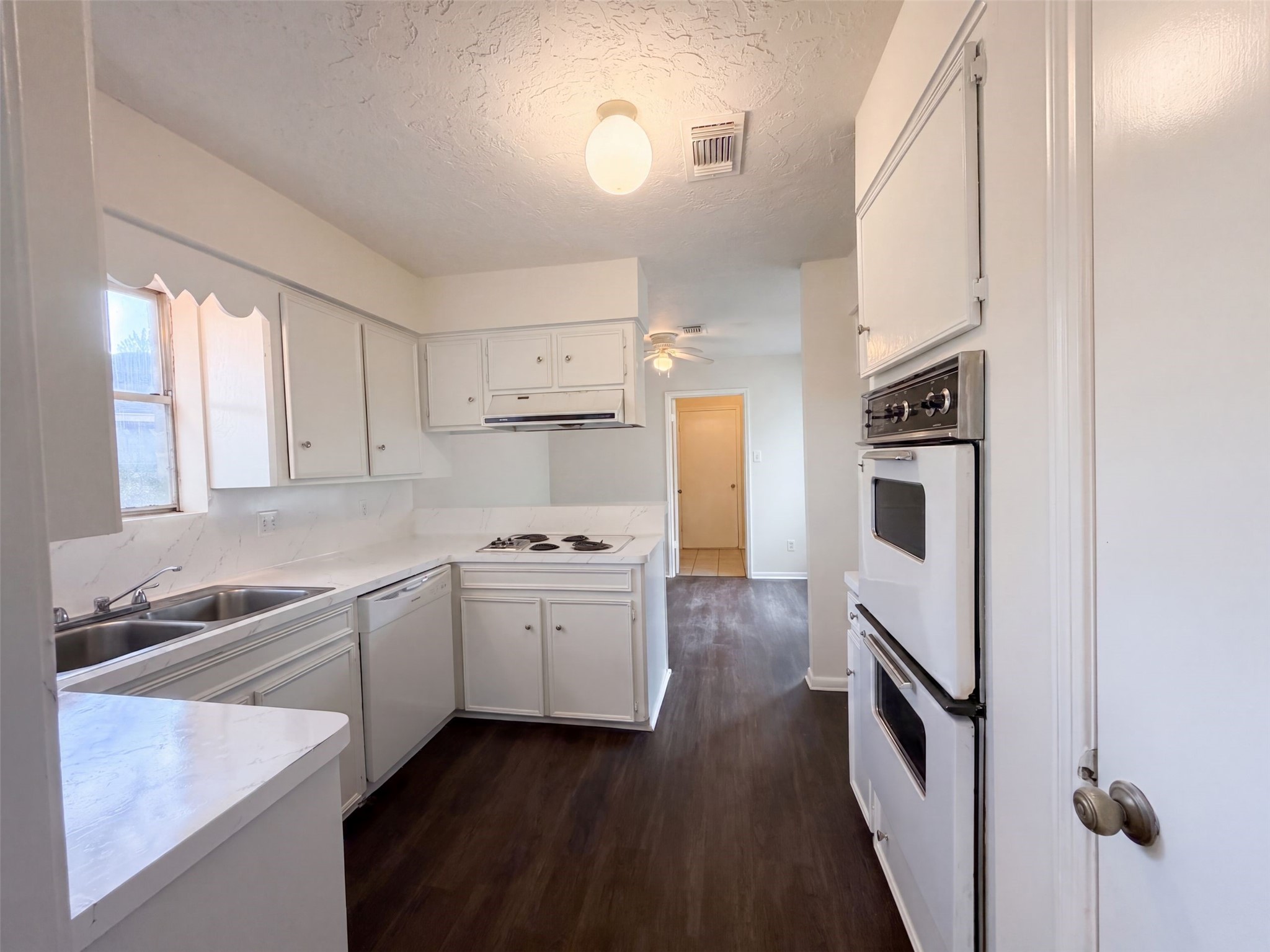 1411 Cherry Springs Court Property Photo 16