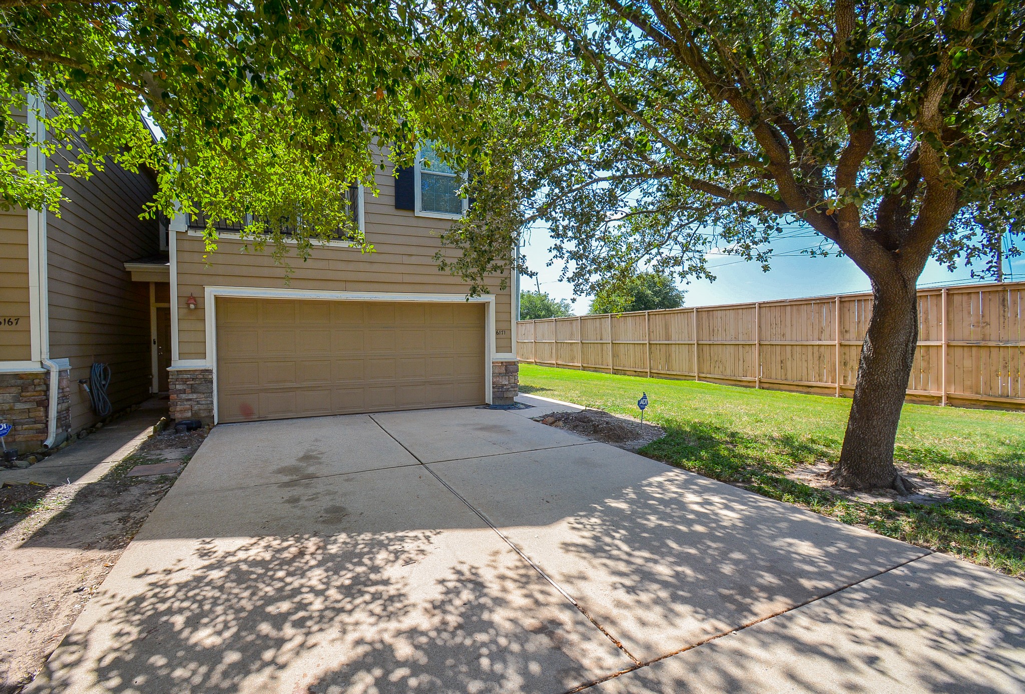 6171 Yorktown Meadow Lane Property Photo 1