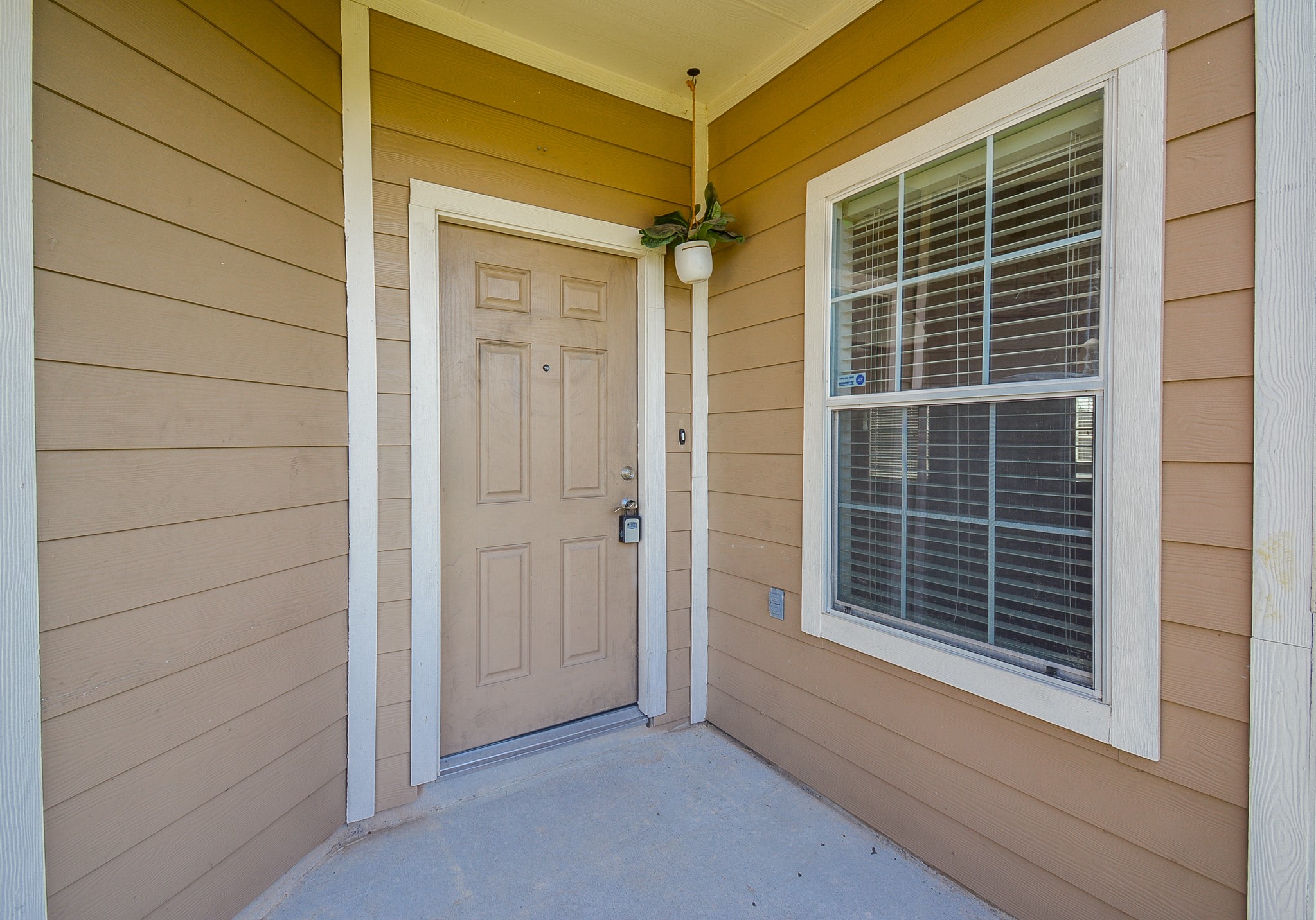 6171 Yorktown Meadow Lane Property Photo 3