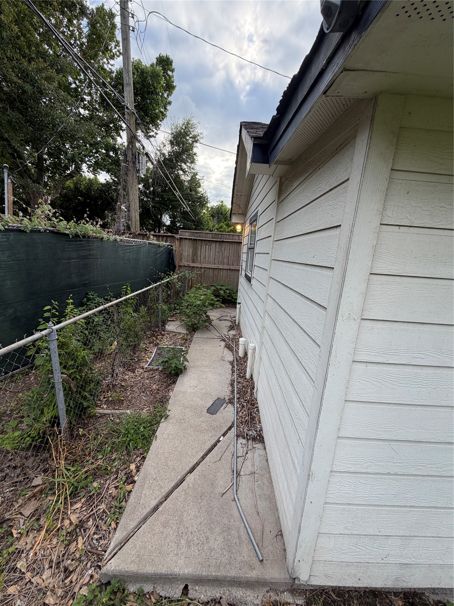 6501 Schiller Street Property Photo 4