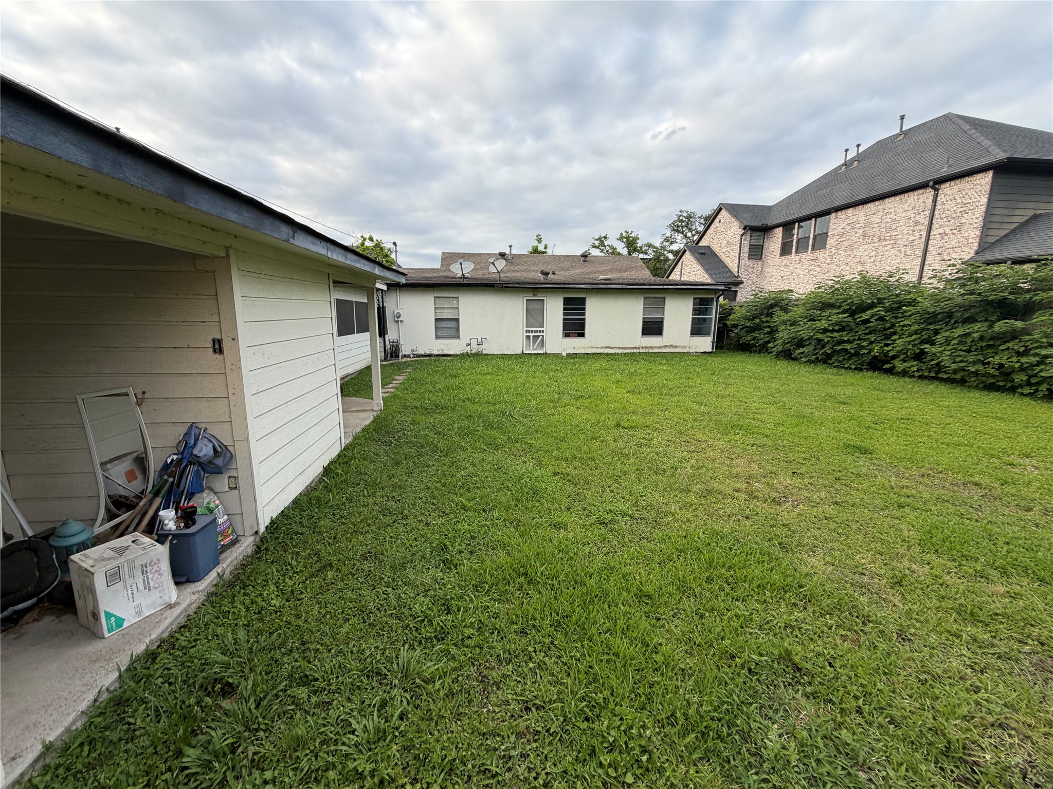 6501 Schiller Street Property Photo 5
