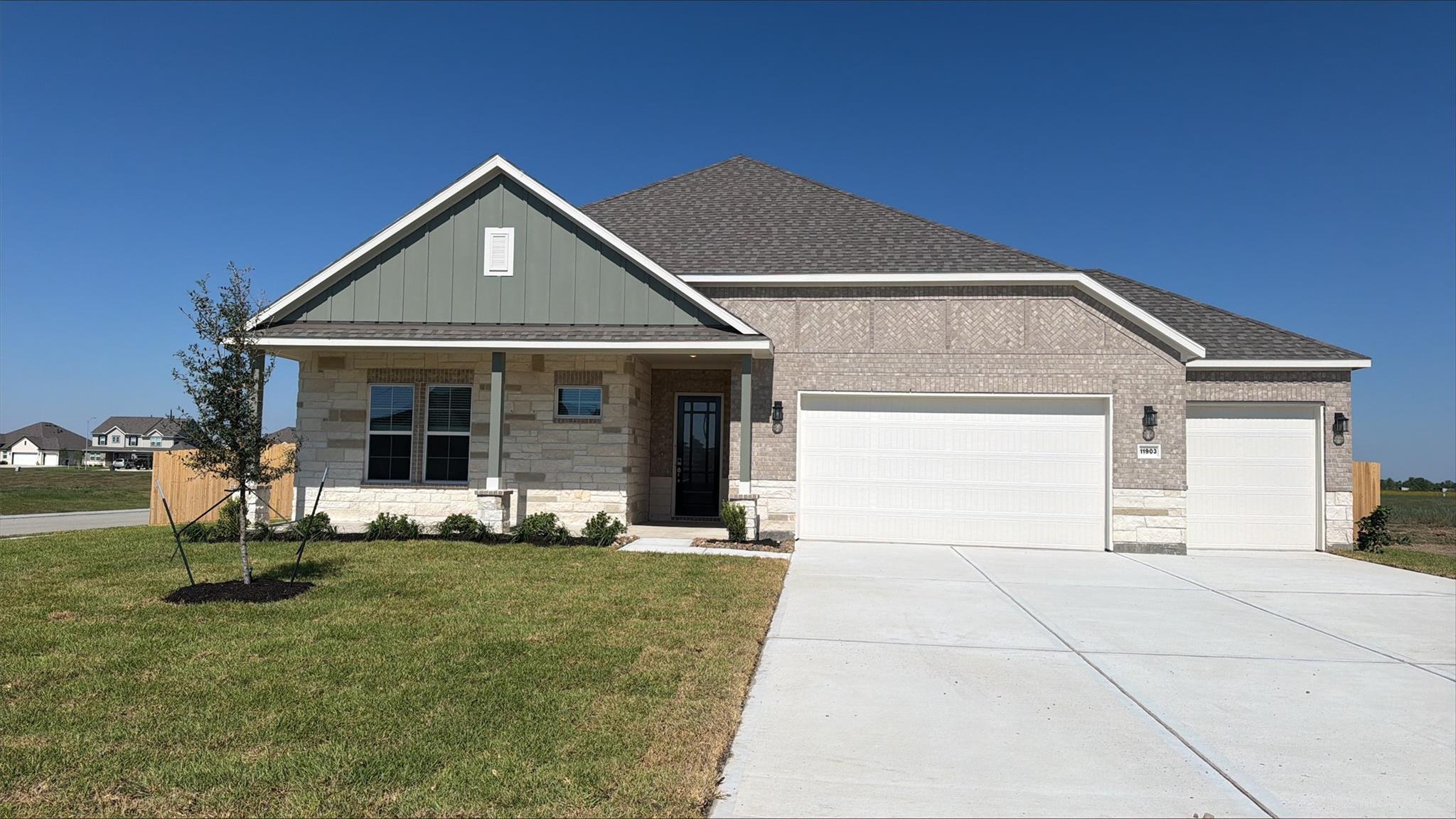 11903 Old Fashion Circle Property Photo 1